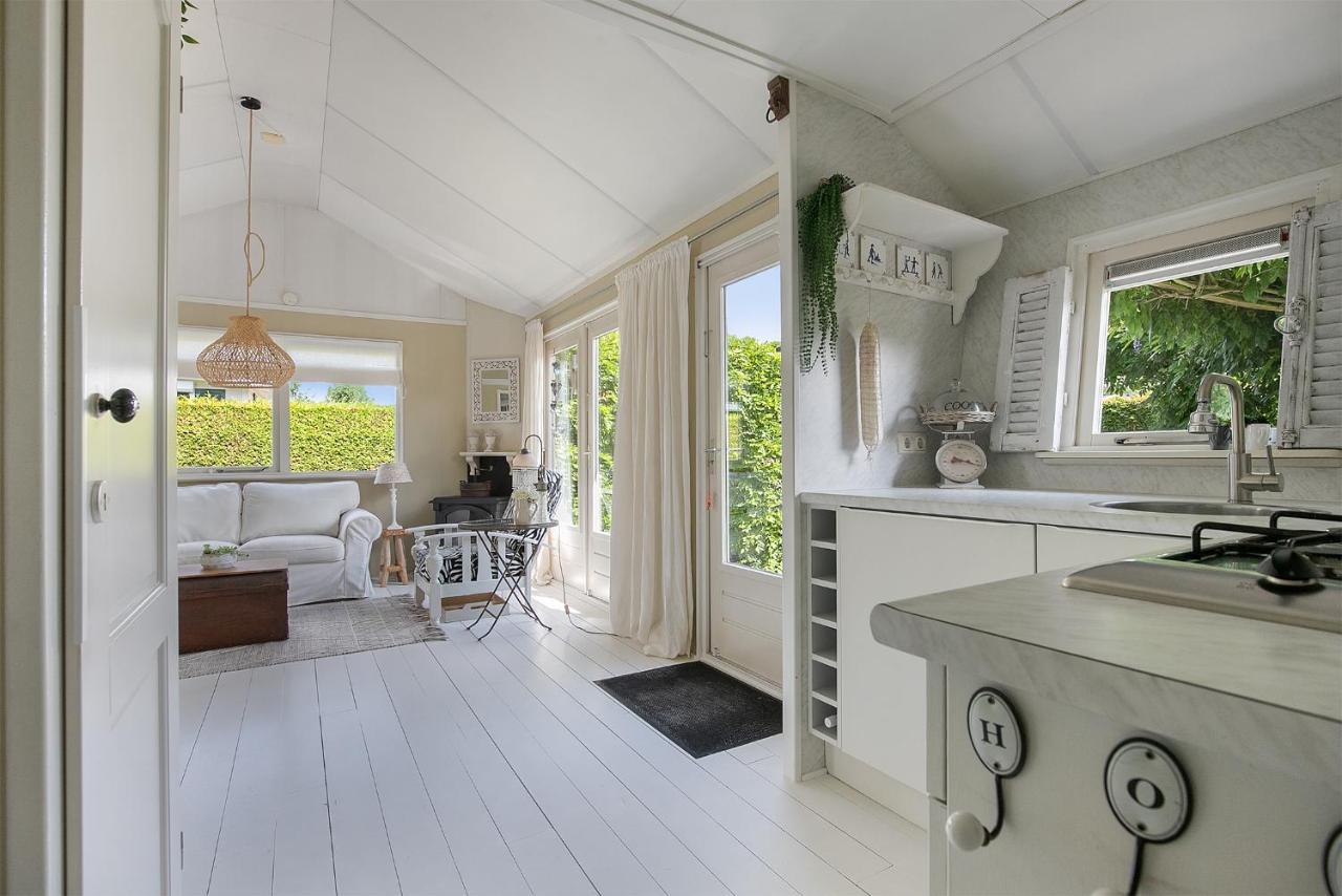 Beautiful 6-Person Chalet With Finnish Wood-Fired Sauna Tzummarum 外观 照片