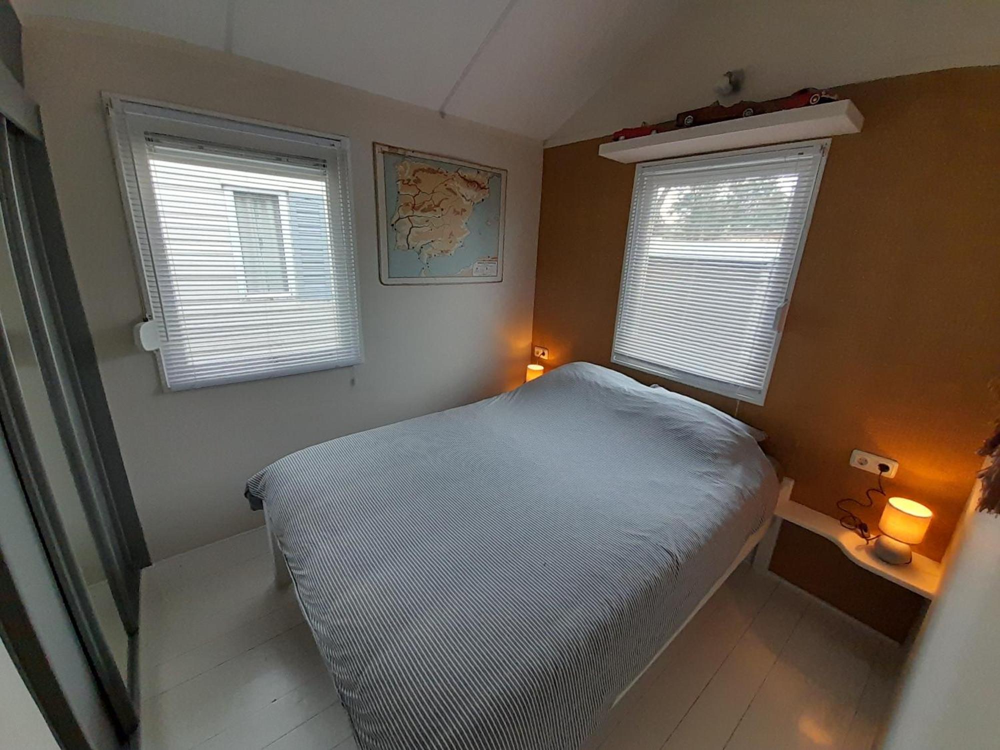 Beautiful 6-Person Chalet With Finnish Wood-Fired Sauna Tzummarum 外观 照片